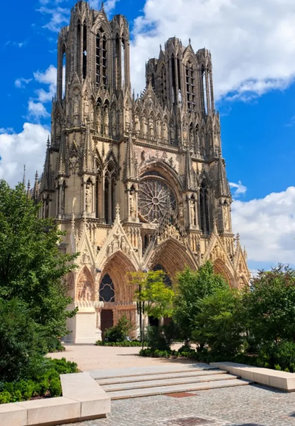 Bluebird Puzzle Vue sur la Cathédrale de Reims*Femme Religions Et Mysticisme|Monuments